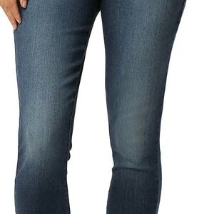 New-Women’s Levi Straight Leg Jeans, Size 6M